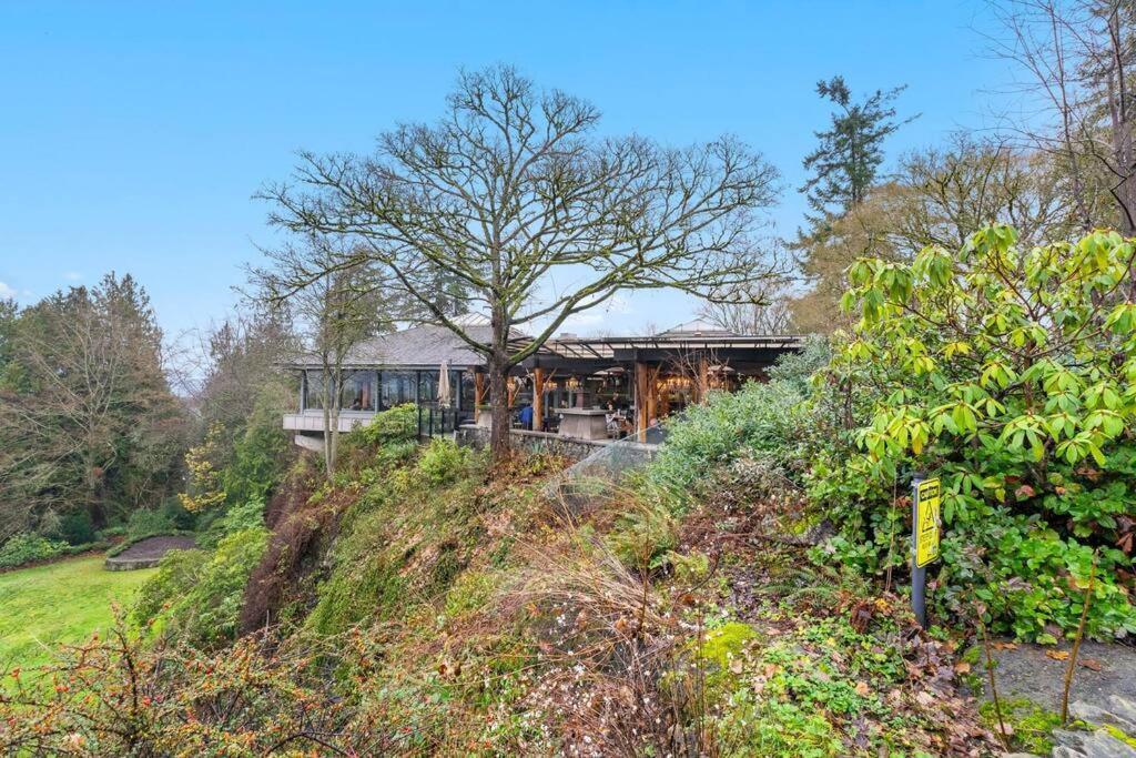 Brand New 2 Bedroom Point Grey Getaway バンクーバー エクステリア 写真