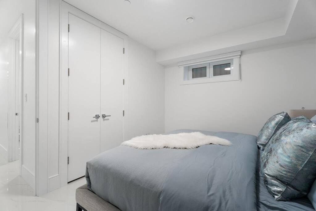 Brand New 2 Bedroom Point Grey Getaway バンクーバー エクステリア 写真