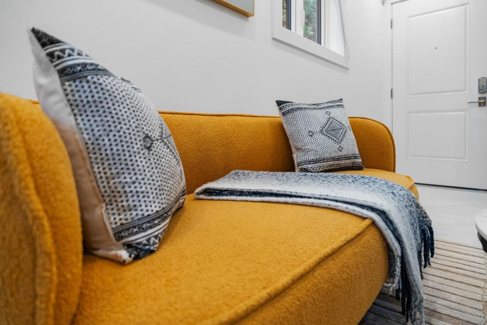 Brand New 2 Bedroom Point Grey Getaway バンクーバー エクステリア 写真