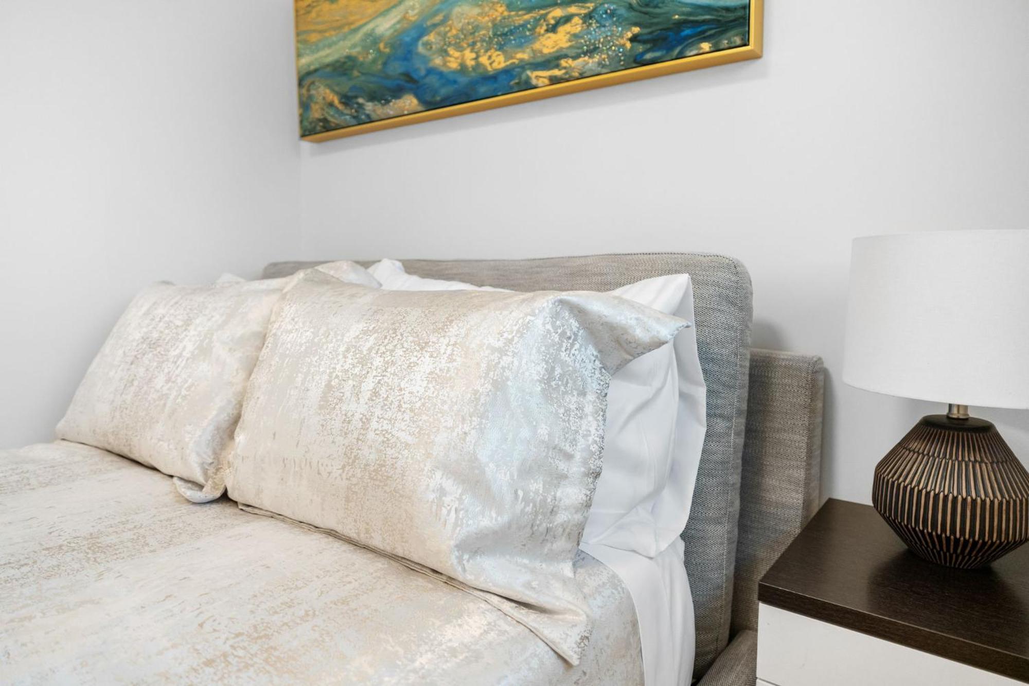 Brand New 2 Bedroom Point Grey Getaway バンクーバー エクステリア 写真