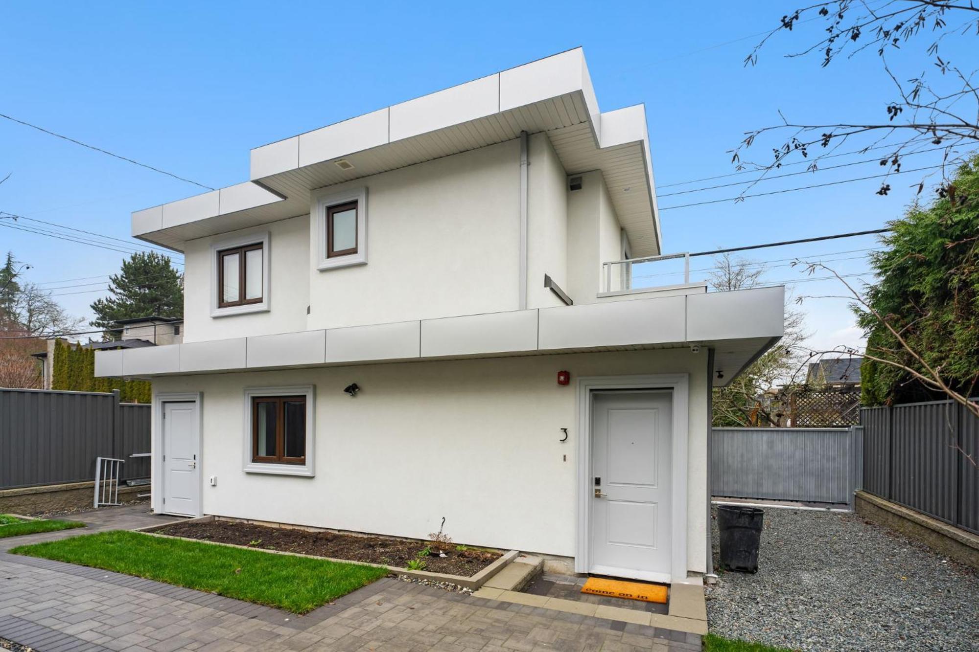 Brand New 2 Bedroom Point Grey Getaway バンクーバー エクステリア 写真